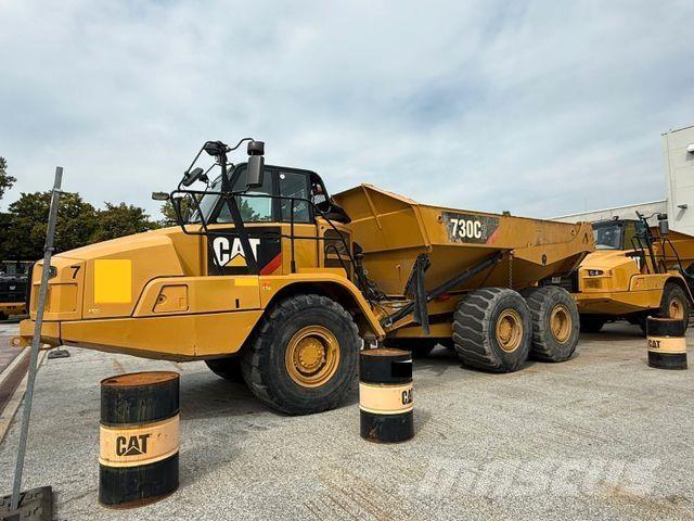 CAT Dumper 730 C2 Liigendraamiga pinnaseveokid