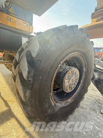 CAT M320 F Ratasekskavaatorid