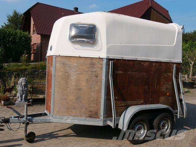  Holz Poly 2 Pferde Loomaveohaagised