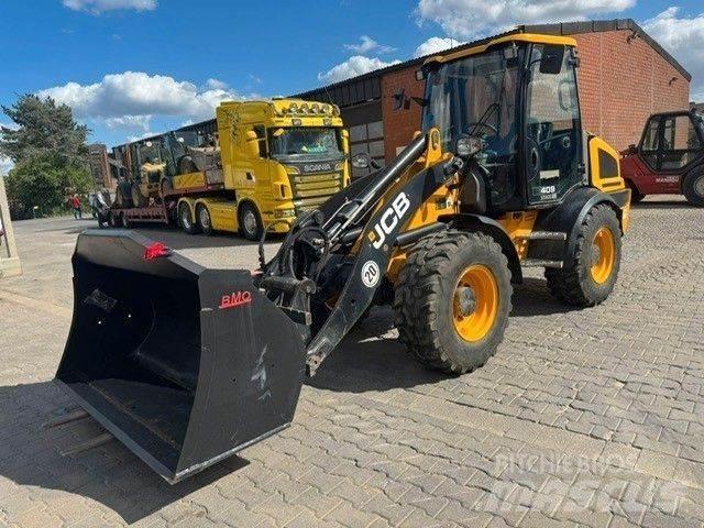 JCB 409 Rataslaadurid