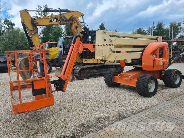 JLG 450 AJ - Iseliikuvad poomtõstukid