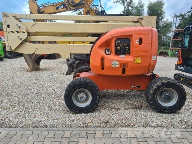 JLG 450 AJ - Iseliikuvad poomtõstukid