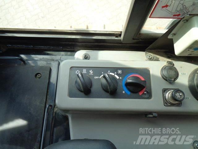 Komatsu D61 PX-24 Buldooserid