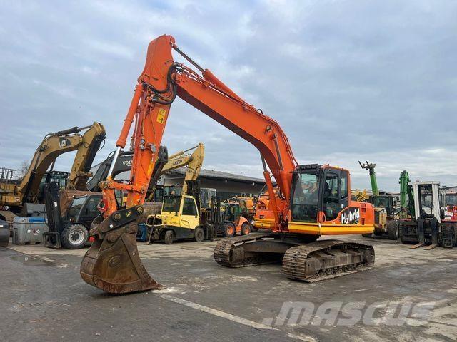 Komatsu HB 215 LC-1 Roomikekskavaatorid