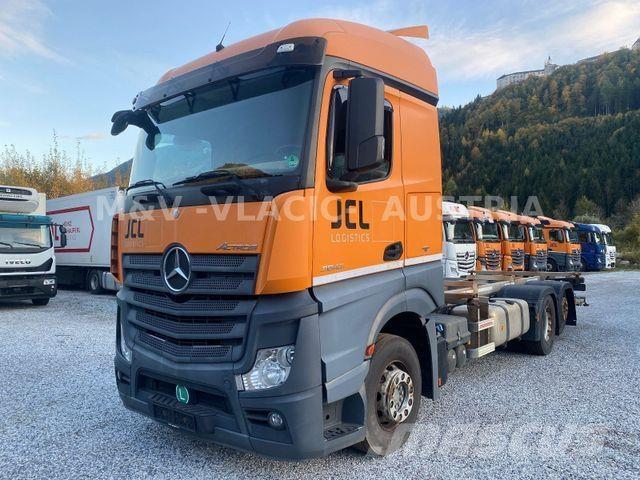 Mercedes-Benz 2542 Raamautod