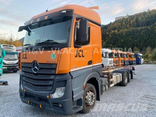 Mercedes-Benz 2542 Raamautod