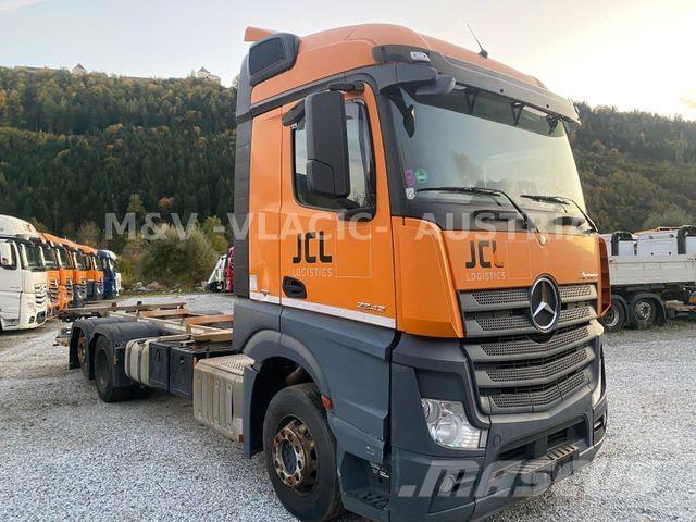 Mercedes-Benz 2542 Raamautod