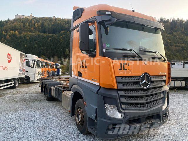 Mercedes-Benz 2542 Raamautod
