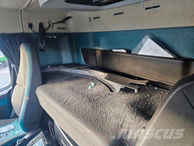 Volvo FM 450 ADR Sadulveokid