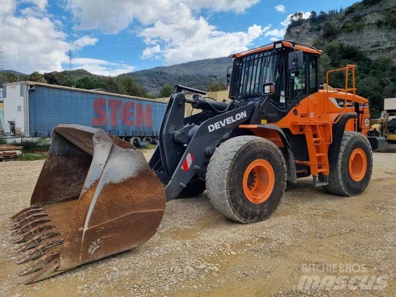 Doosan DL300 Rataslaadurid