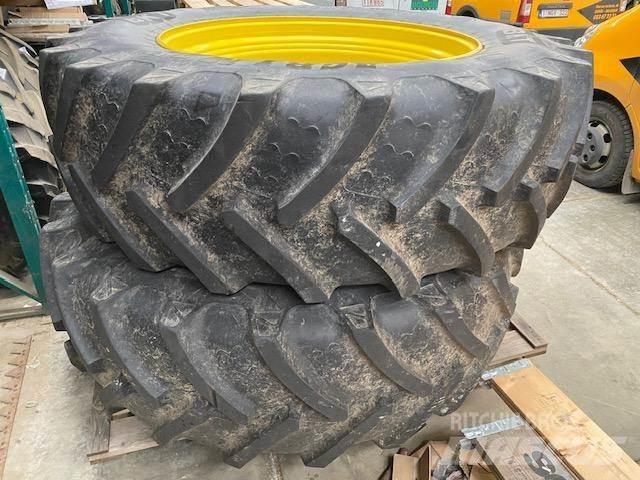 John Deere 7R Rehvid, rattad ja veljed