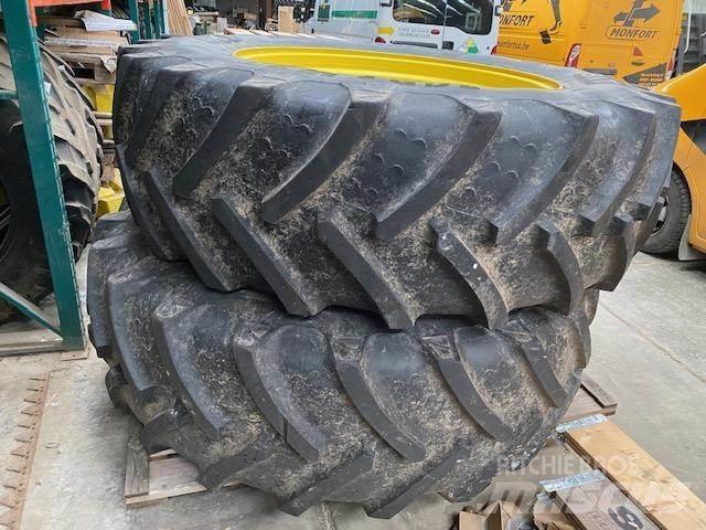 John Deere 7R Rehvid, rattad ja veljed