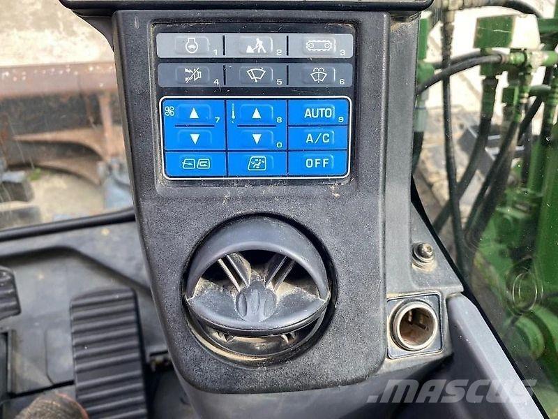 Komatsu PC138-8 Roomikekskavaatorid