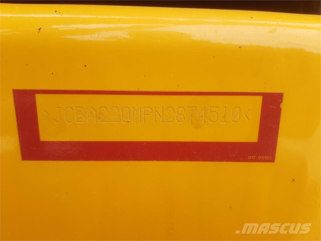 JCB  Roomikekskavaatorid