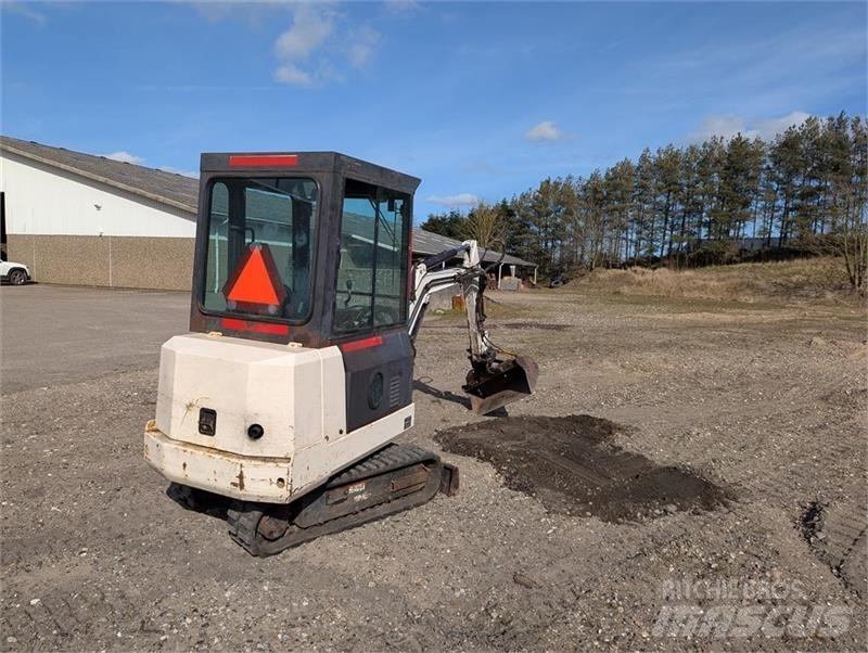 Bobcat X220 Miniekskavaatorid < 7 t