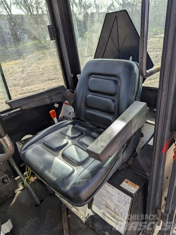 Bobcat X220 Miniekskavaatorid < 7 t