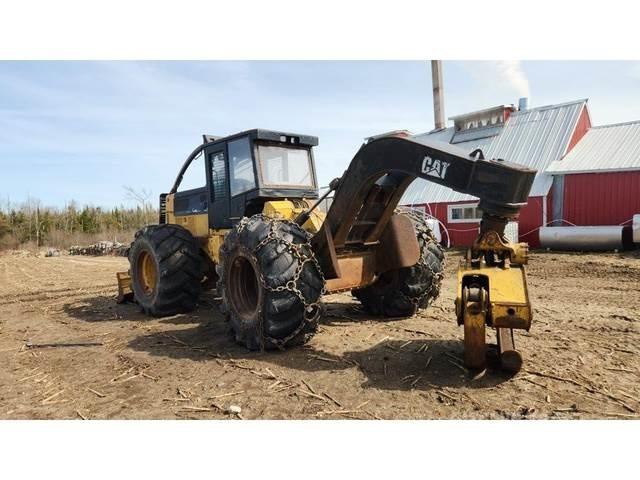 CAT 525C Skidder Muu