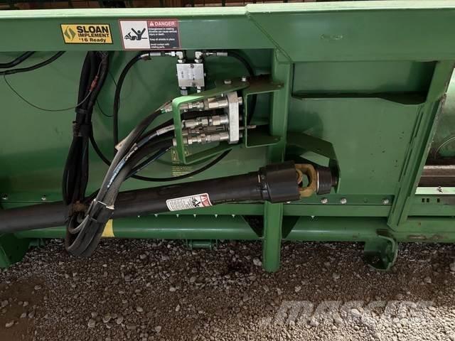 John Deere 635F Muu