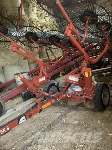 Rhino ER8 Hay Rake Muu