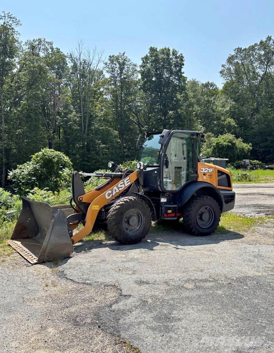 CASE 321F Rataslaadurid