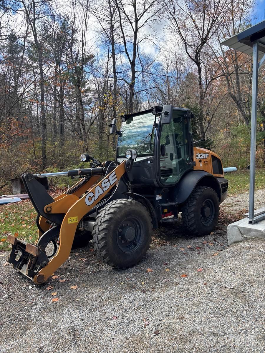 CASE 321F Rataslaadurid