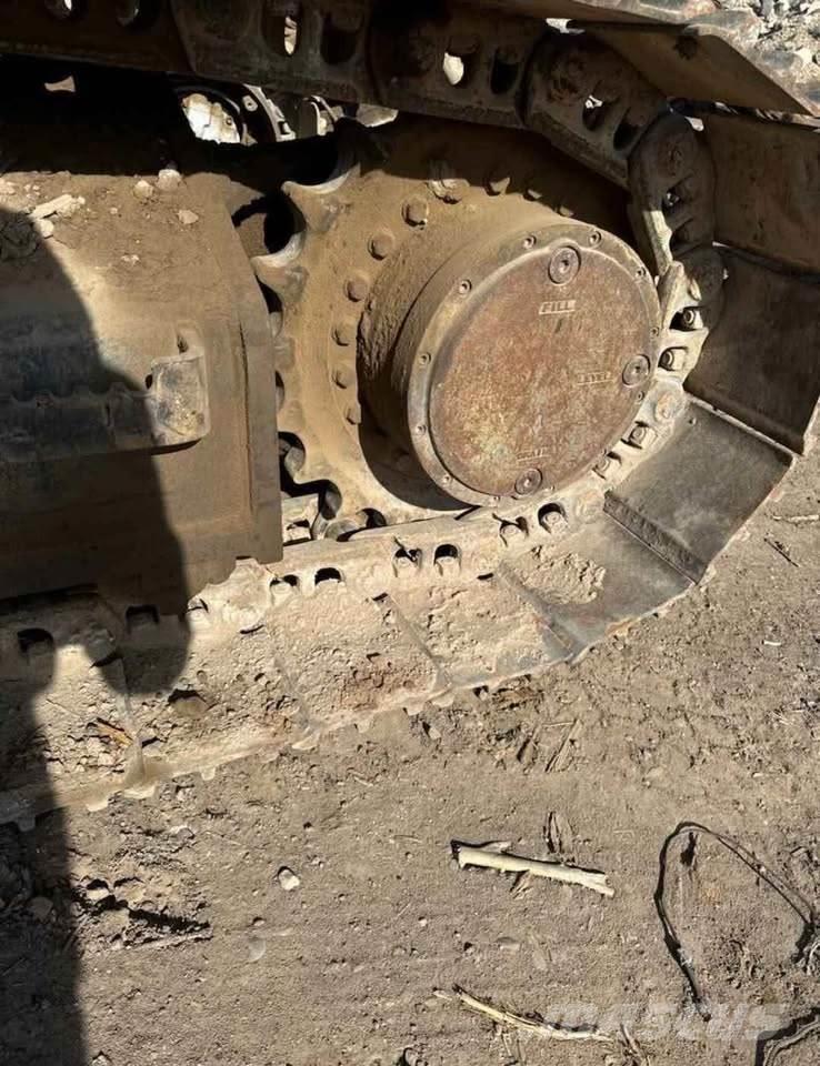 CASE CX160 Roomikekskavaatorid