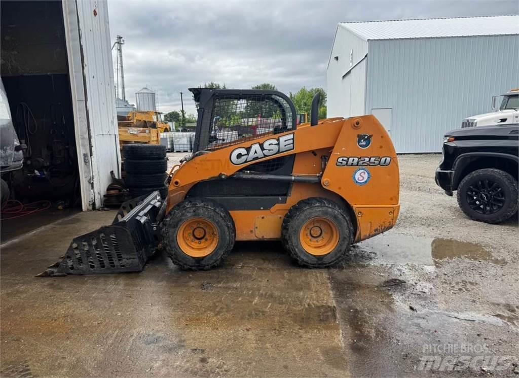 CASE SR270 Kompaktlaadurid