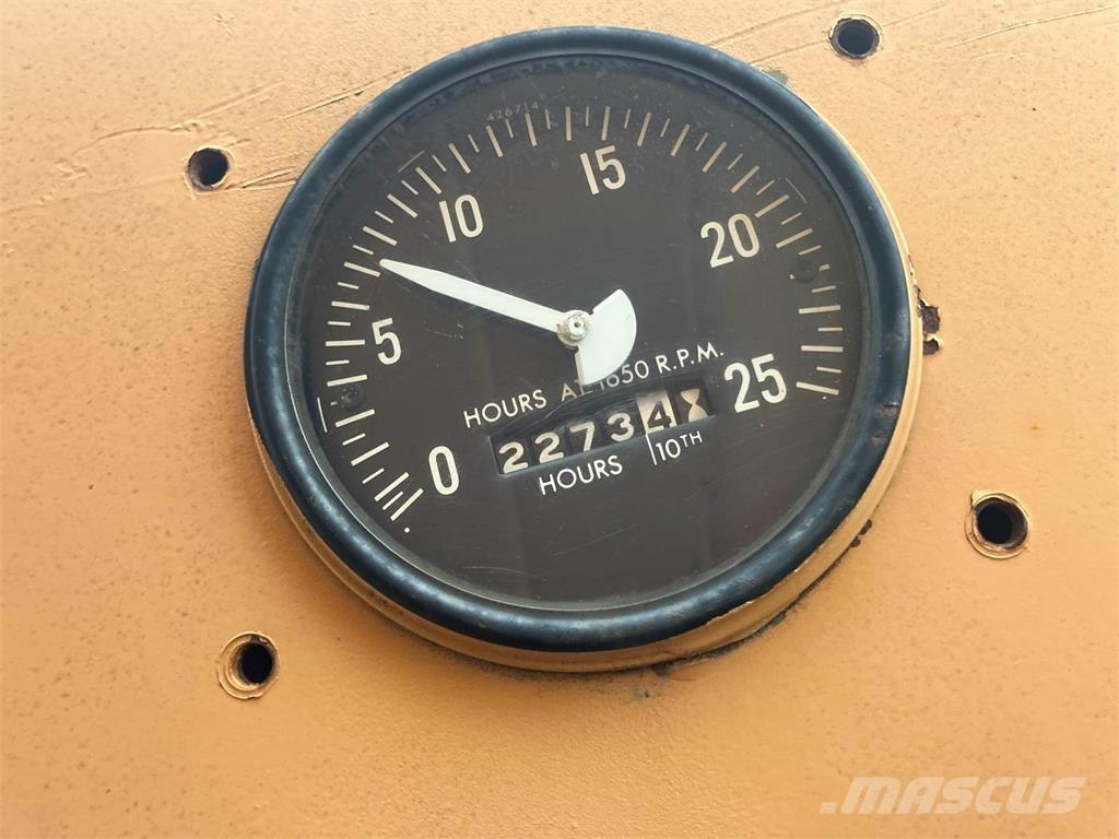 CASE W24 Rataslaadurid