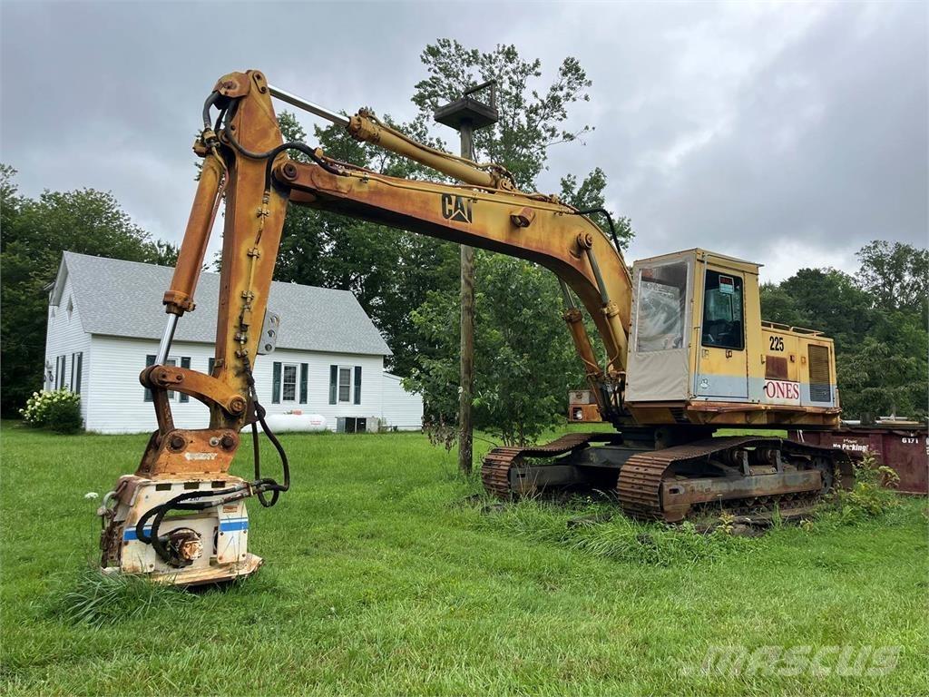 CAT 225 LC Roomikekskavaatorid