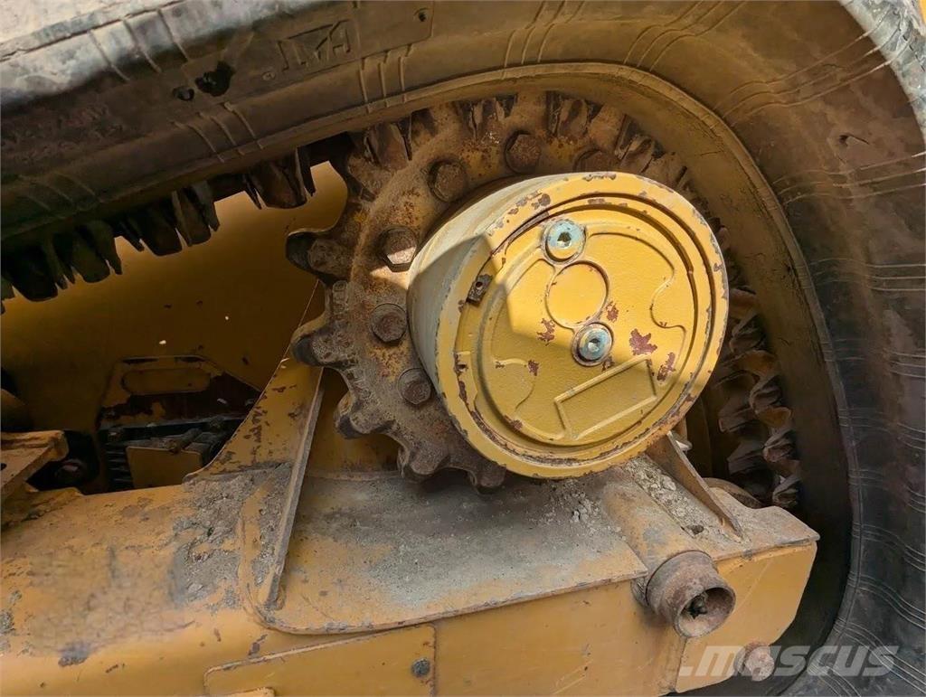 CAT 239D3 Kompaktlaadurid