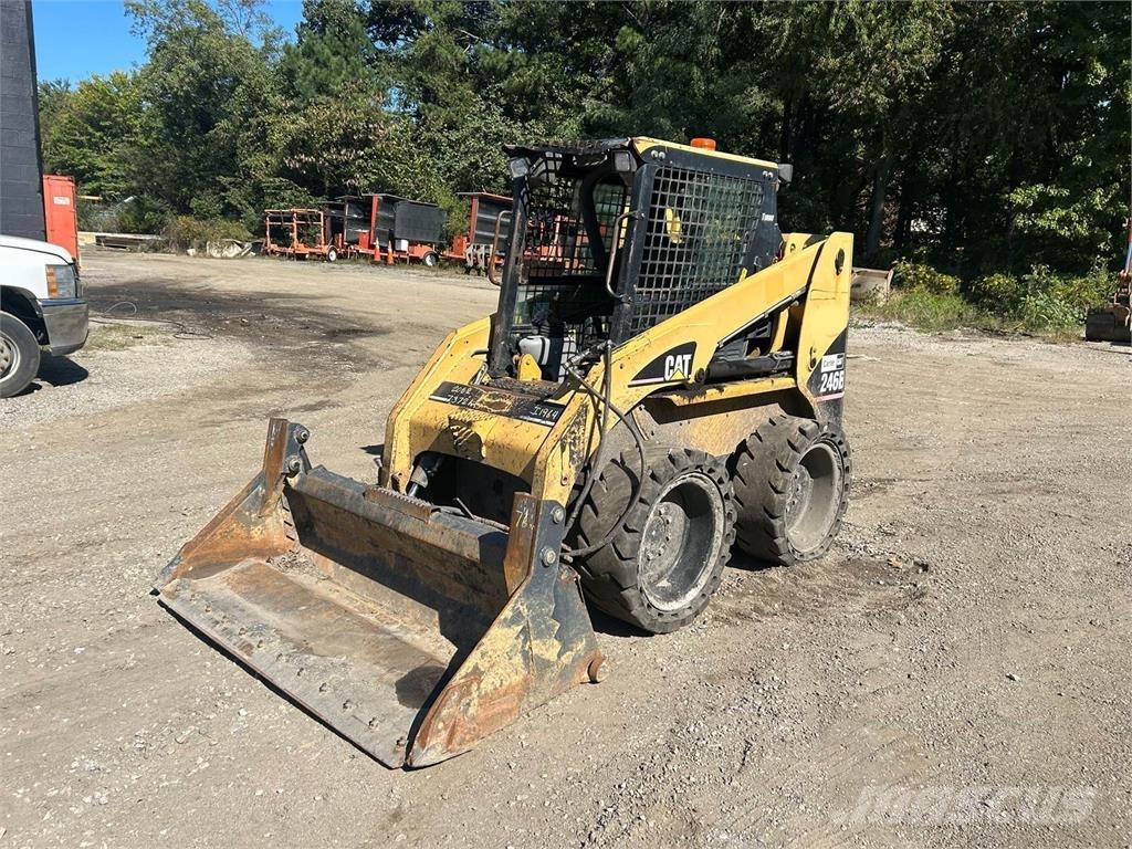 CAT 246B Kompaktlaadurid