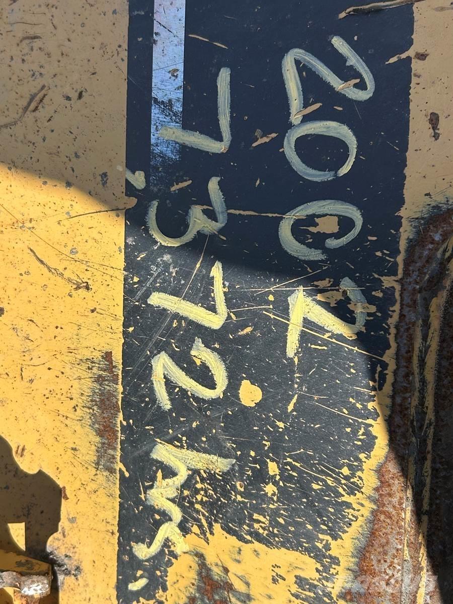 CAT 246B Kompaktlaadurid