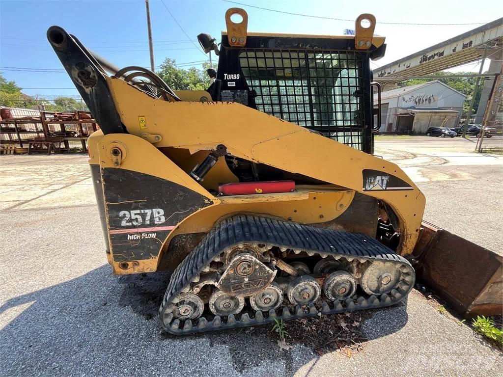 CAT 257B Kompaktlaadurid