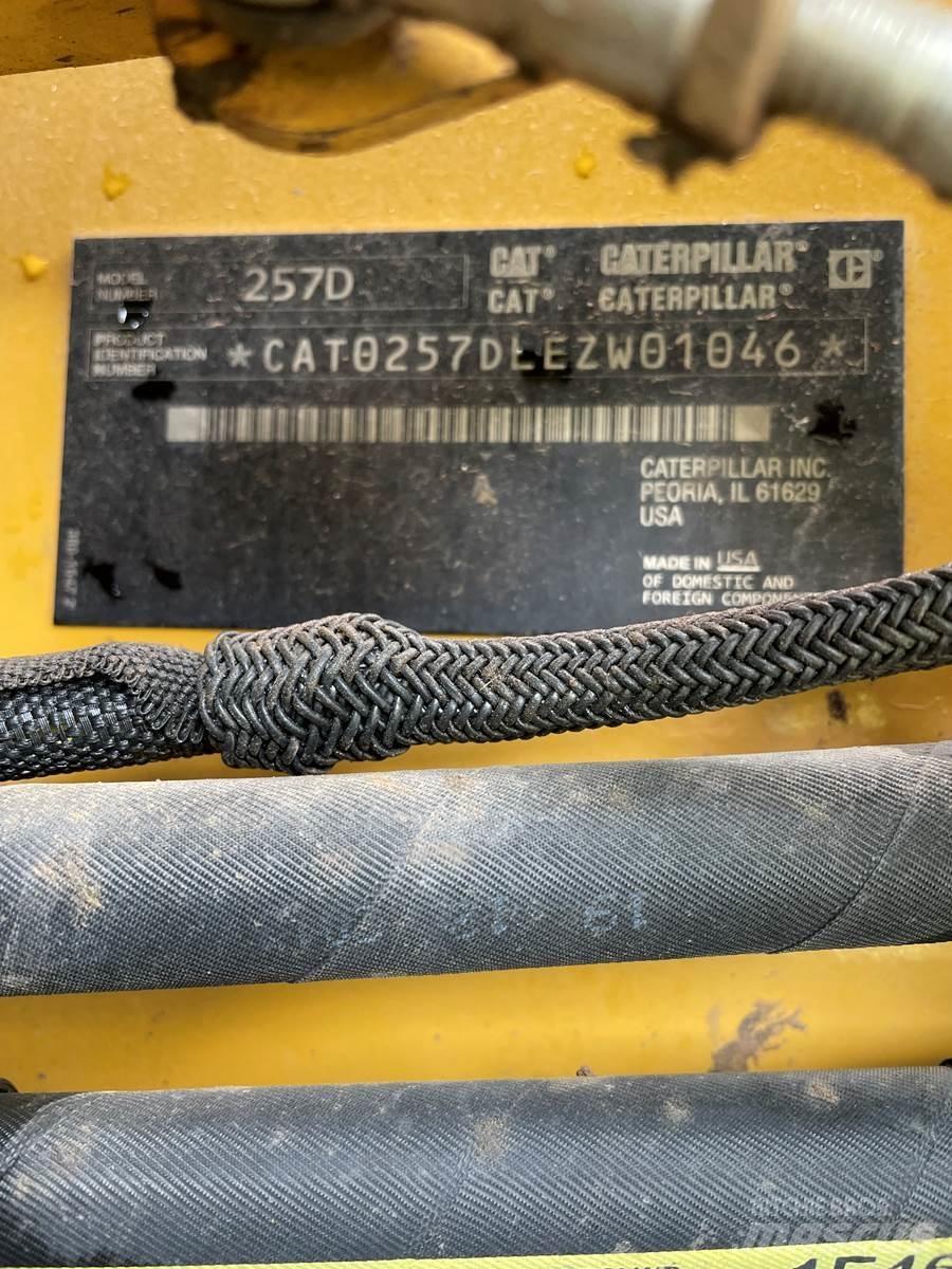 CAT 257D Kompaktlaadurid