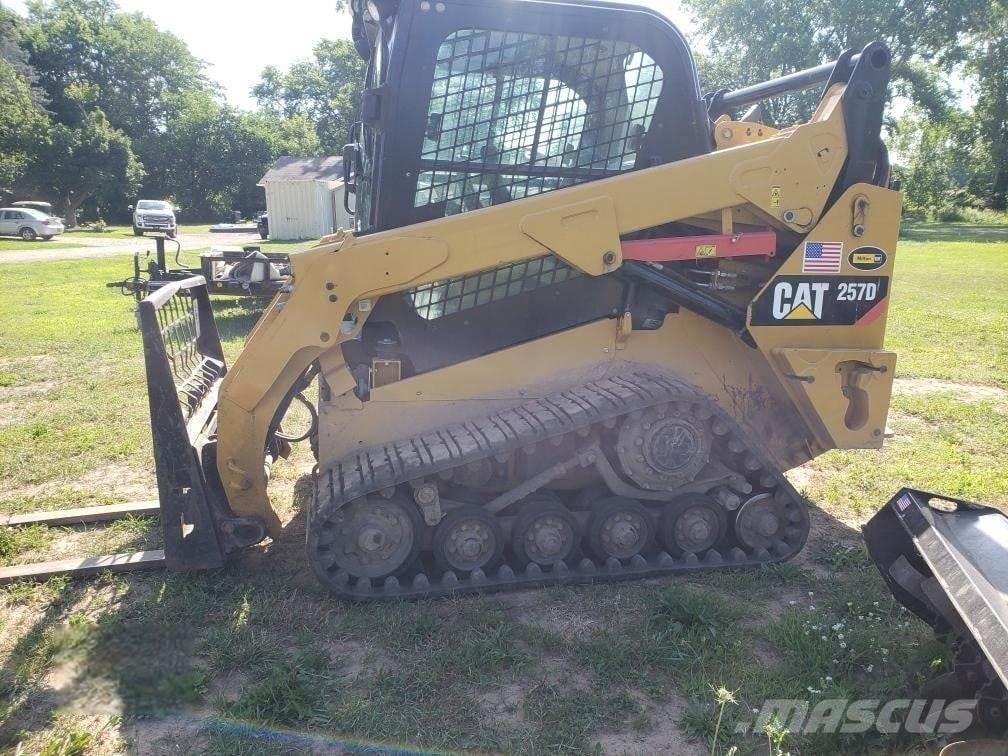 CAT 257D Kompaktlaadurid
