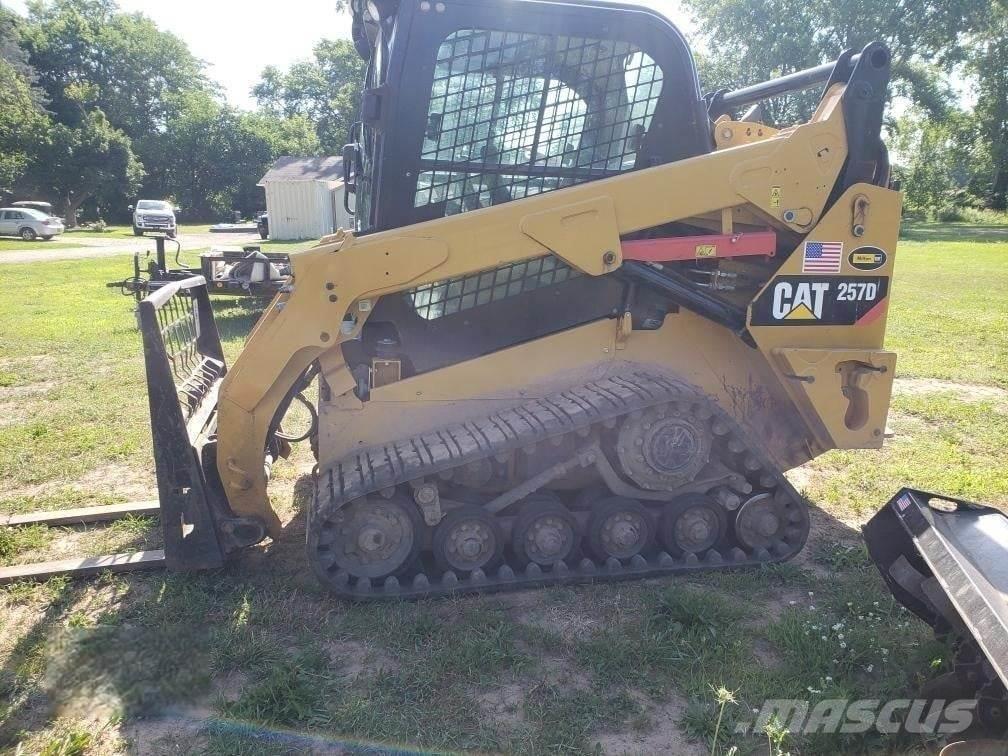 CAT 257D Kompaktlaadurid