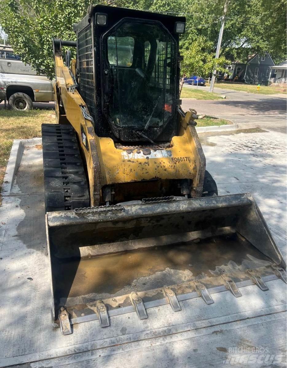 CAT 259B3 Kompaktlaadurid