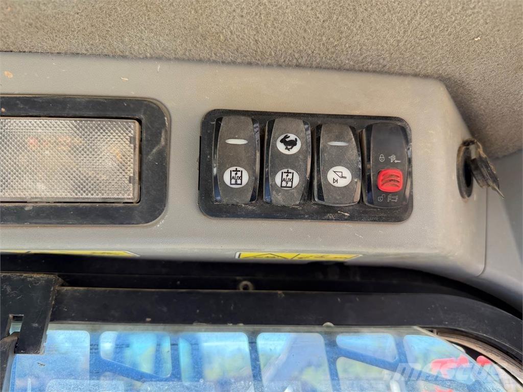 CAT 277D Kompaktlaadurid