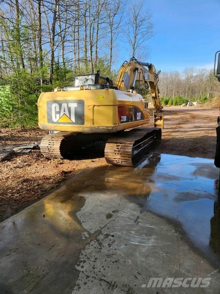 CAT 320DL Roomikekskavaatorid