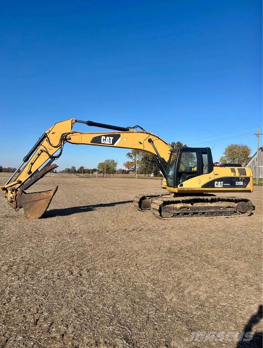 CAT 320DL Roomikekskavaatorid