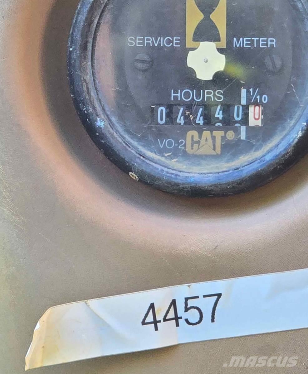 CAT 320L Roomikekskavaatorid
