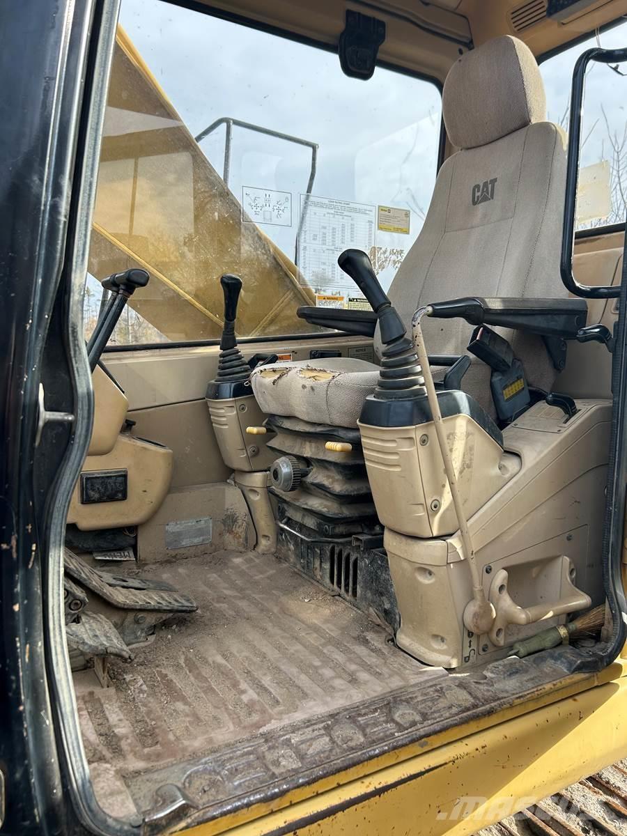 CAT 320L Roomikekskavaatorid