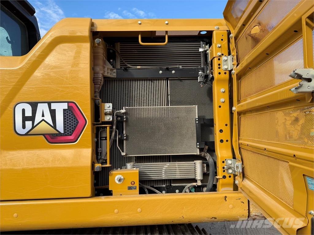 CAT 323 Roomikekskavaatorid