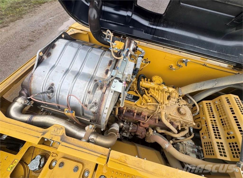 CAT 323FL Roomikekskavaatorid