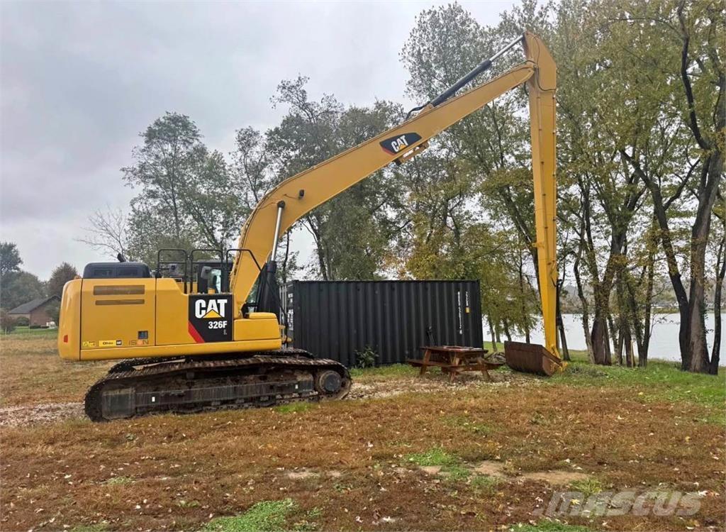 CAT 326F Pika noolega ekskavaatorid