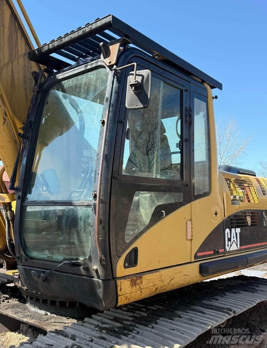 CAT 330C Roomikekskavaatorid
