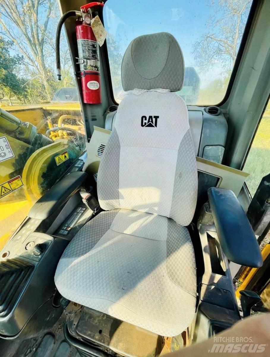 CAT 330DL Roomikekskavaatorid