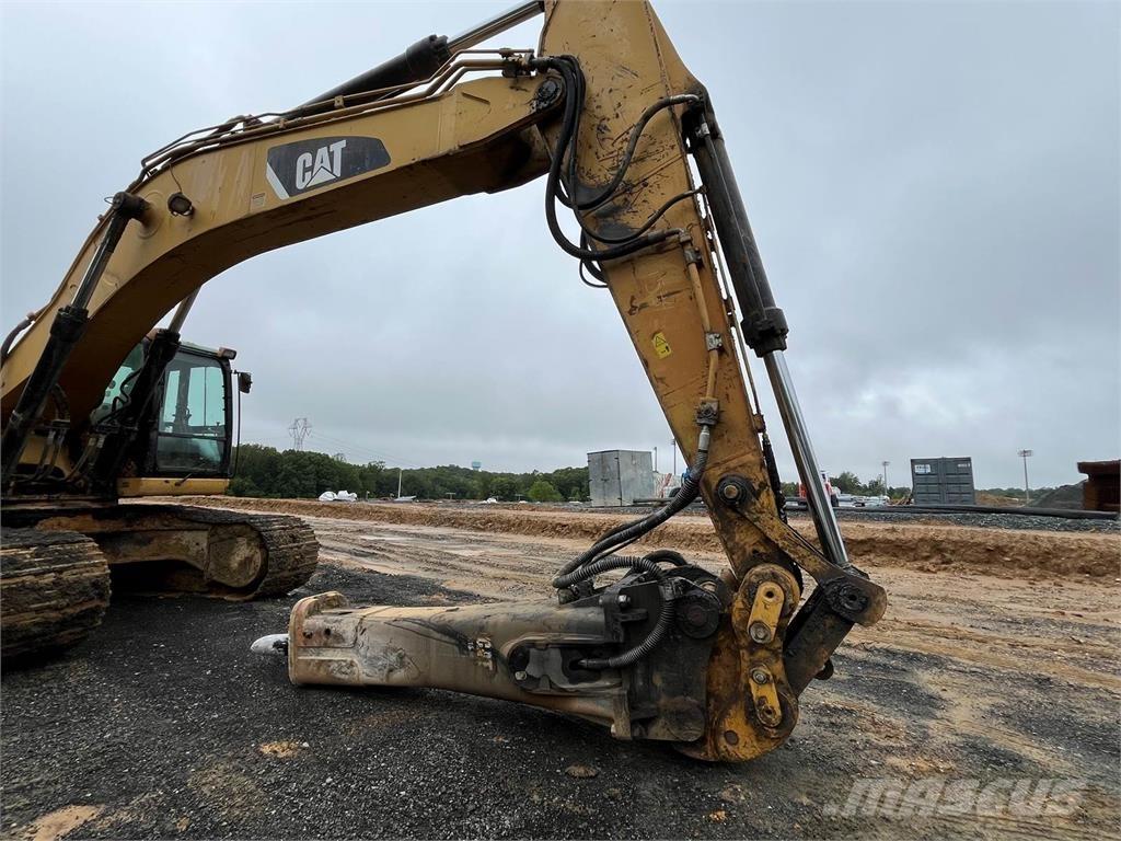 CAT 330DL Roomikekskavaatorid