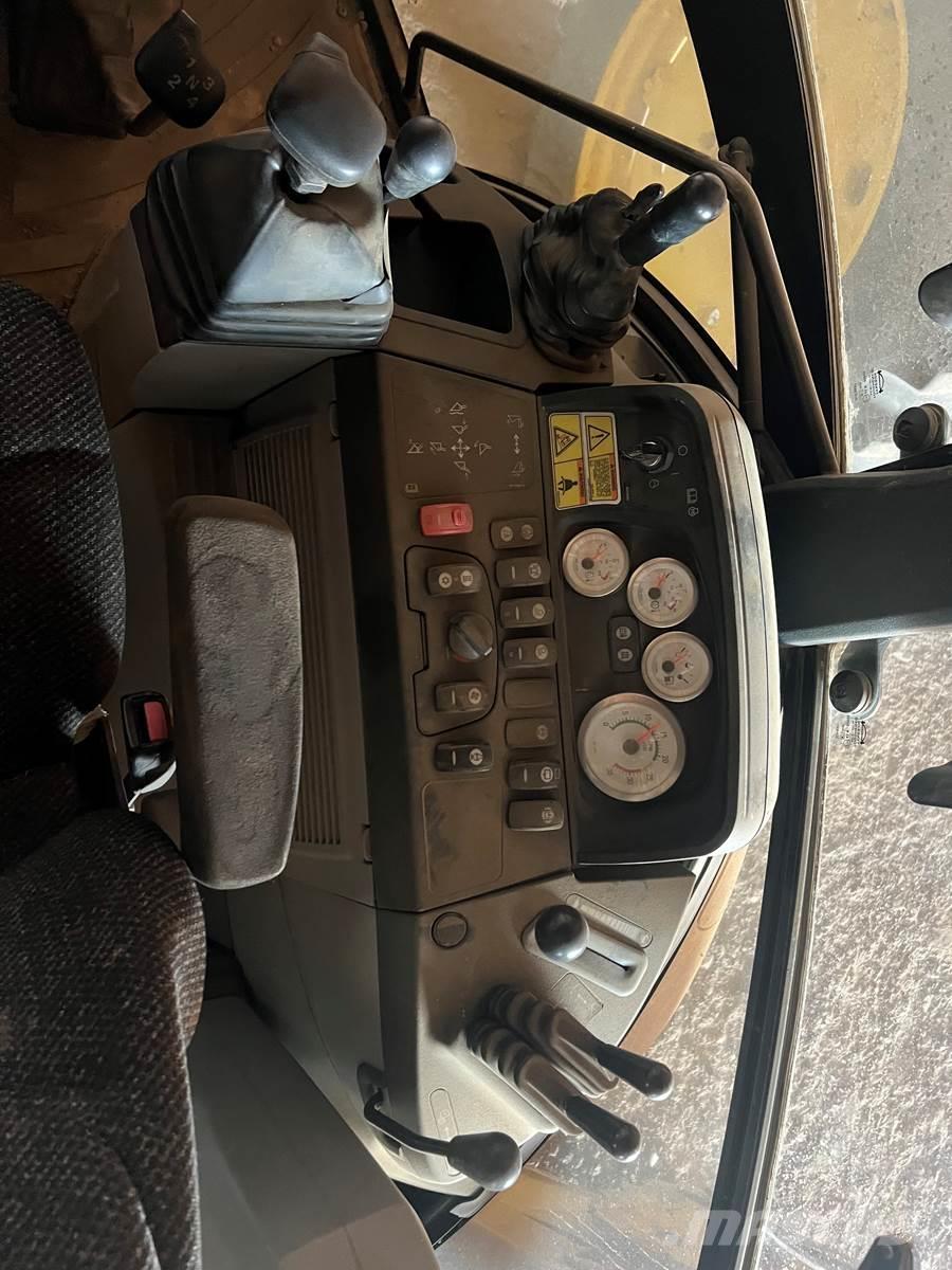 CAT 420E Ekskavaatorlaadurid