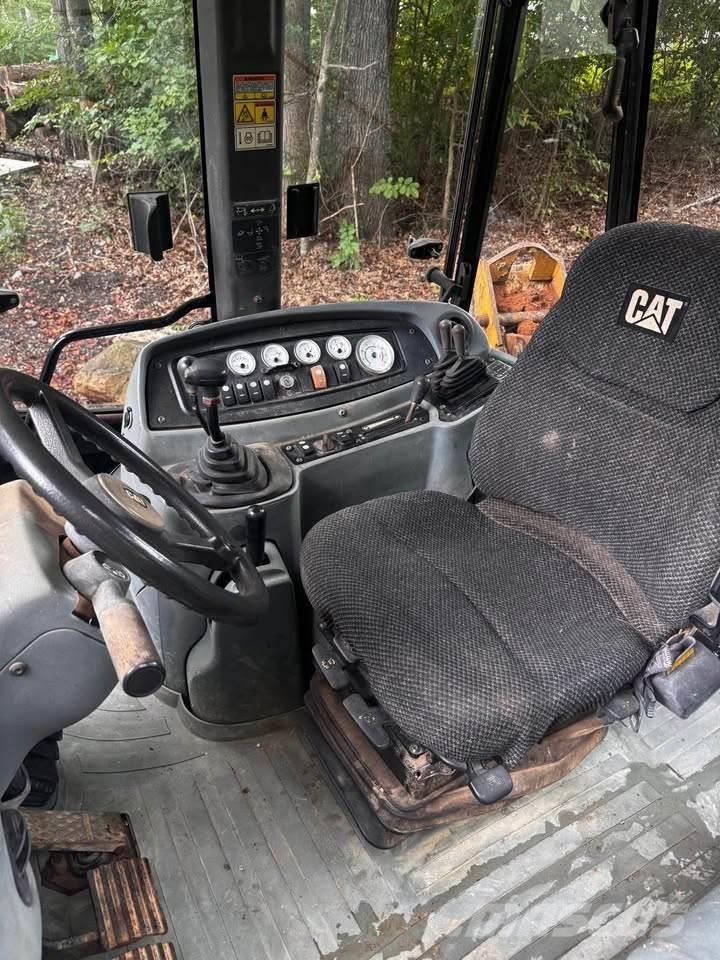 CAT 430D Ekskavaatorlaadurid